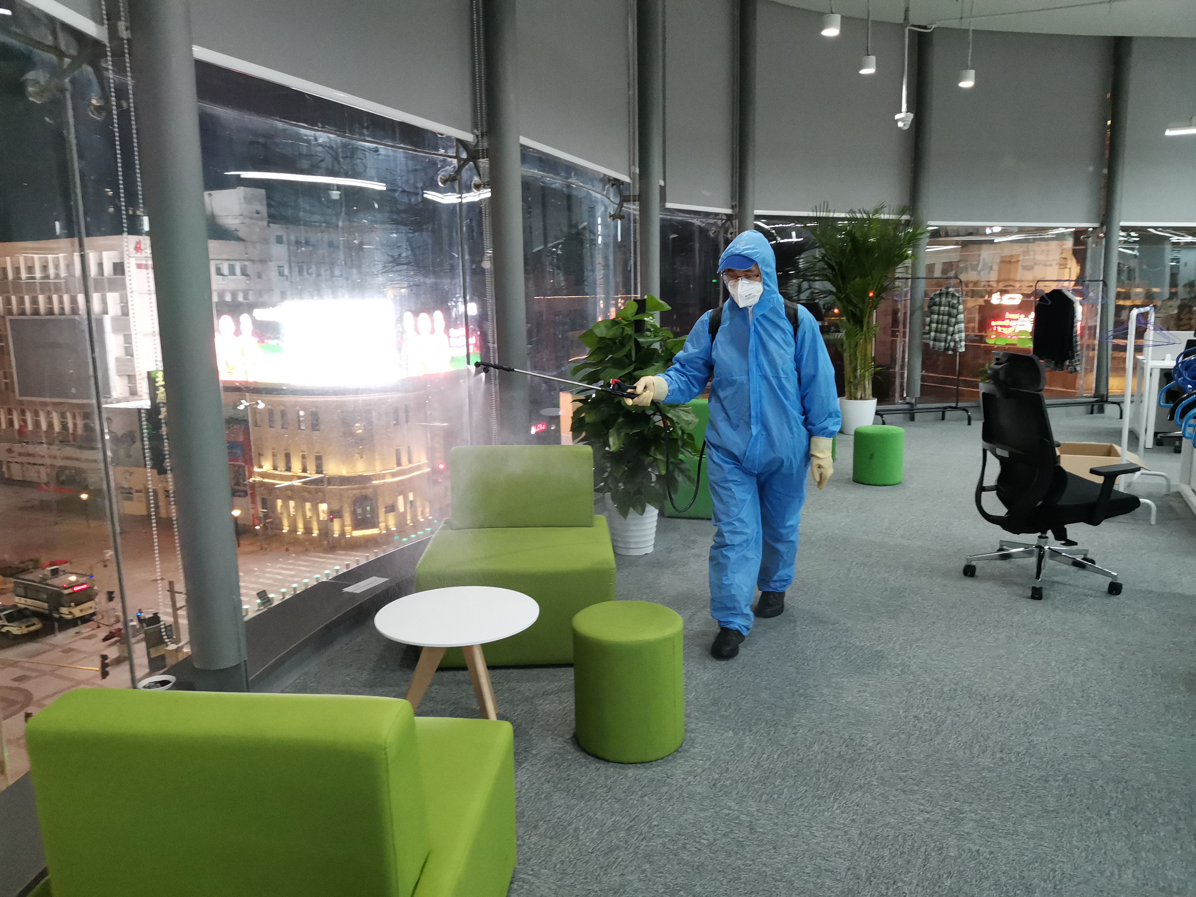 大廈室內(nèi)消毒公司有哪些是生產(chǎn)行業(yè)保證室內(nèi)空氣合格的關(guān)鍵工程