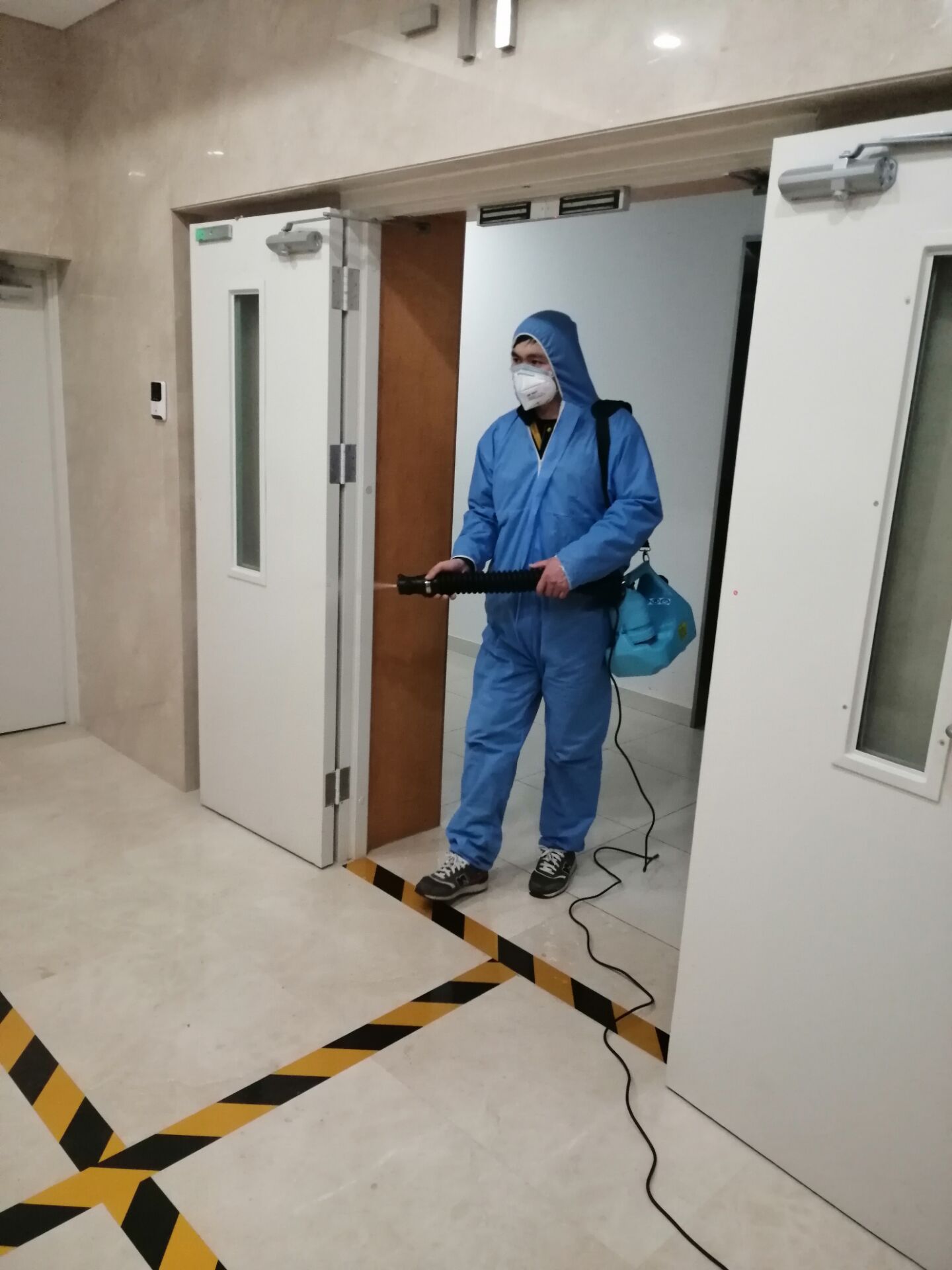 大廈室內(nèi)消毒公司的報(bào)價(jià)的操作員是要經(jīng)過專業(yè)培訓(xùn)后上崗