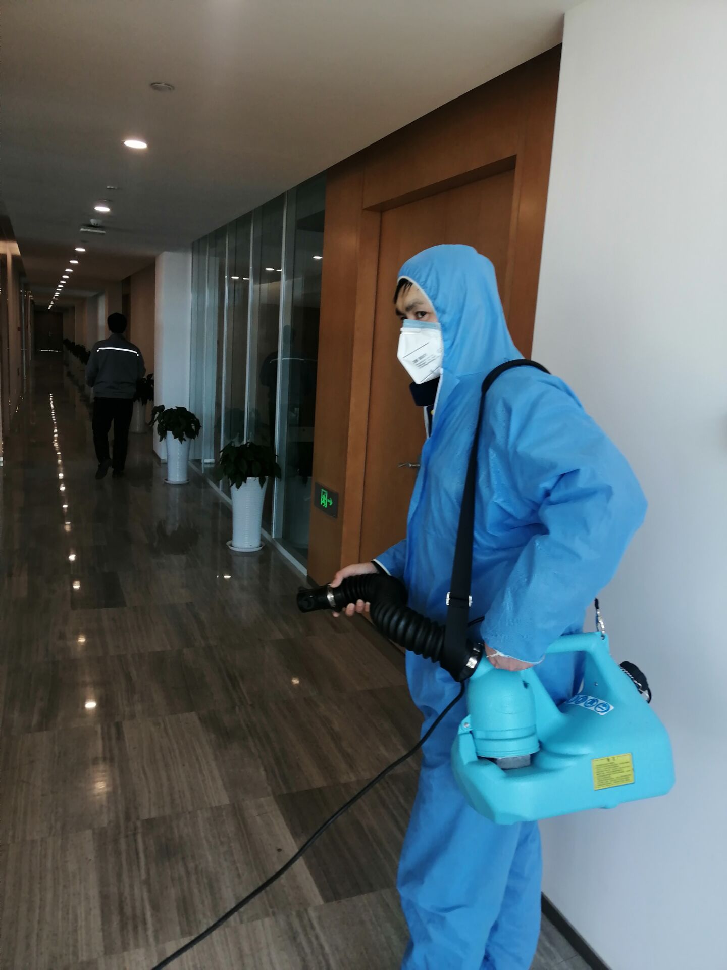 學(xué)校消毒公司的報(bào)價(jià)機(jī)器都是質(zhì)量過硬的設(shè)備